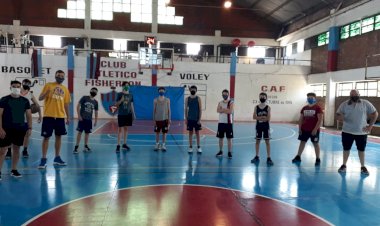 Básquet continúa entrenando en la Sede