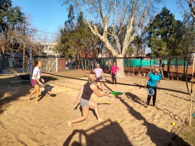 Entrenamientos de Beach Tennis en la Sede
