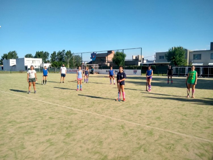 Las formativas de Hockey entrenan en el Anexo