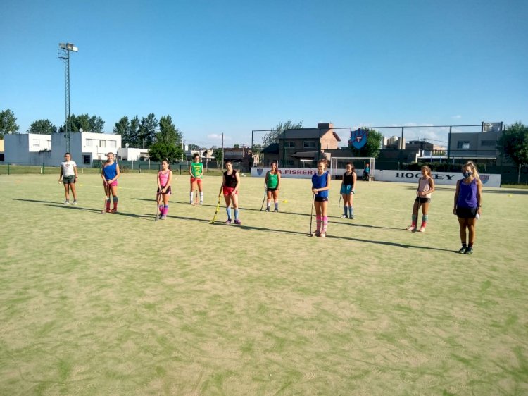 Las formativas de Hockey entrenan en el Anexo