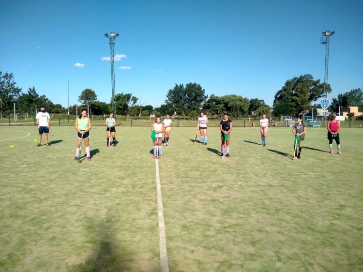 Las formativas de Hockey entrenan en el Anexo