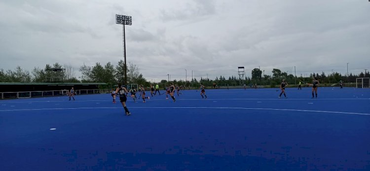 Hockey: amistosos en el Estadio Mundialista