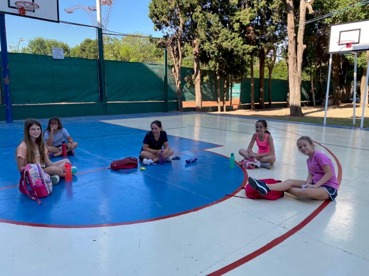 El Minivóley entrena en la Sede