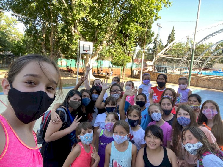 El Minivóley entrena en la Sede