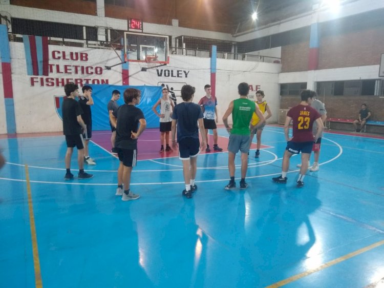 El básquet entrena pensando en las competencias