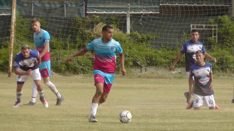 Fútbol: la Primera División va por su segundo triunfo