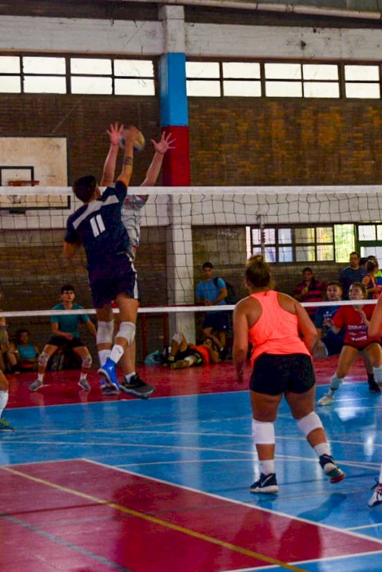 Se desarrolló el Torneo Mixto de Vóley