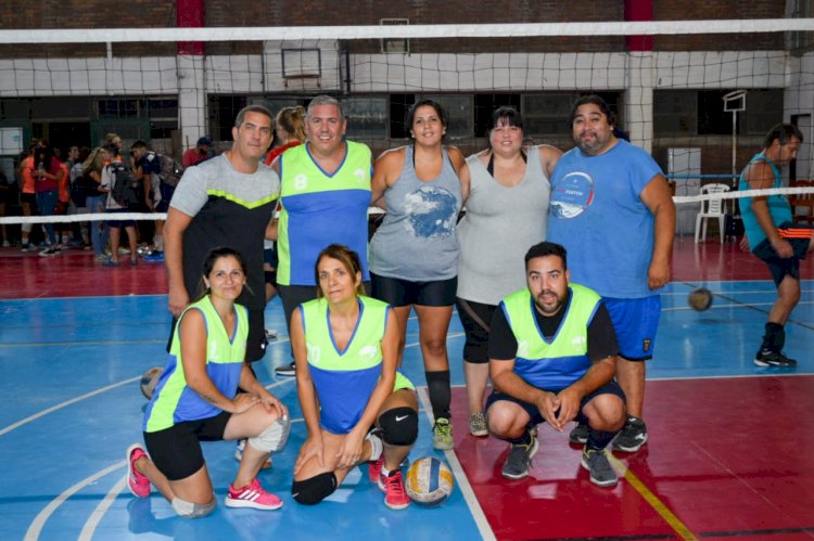 Se desarrolló el Torneo Mixto de Vóley