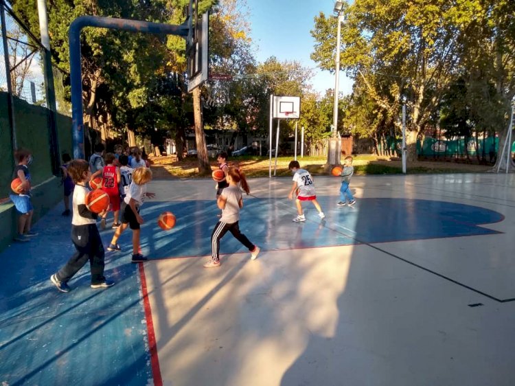 Los deportes continúan entrenando en el club