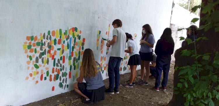 Alumnos del Colegio Integral realizan pinturas artísticas