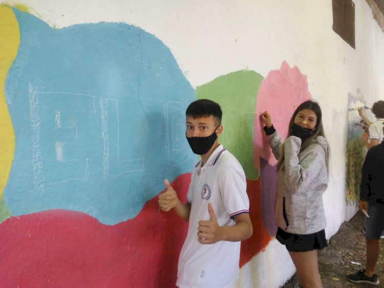 Alumnos del Colegio Integral realizan pinturas artísticas