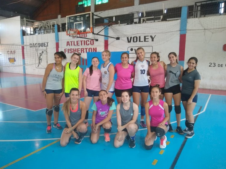El Vóley comenzó la temporada con Ximena Antuña como Entrenadora