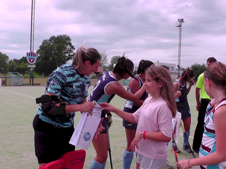 Mañana de Hockey con Leonas en el Anexo